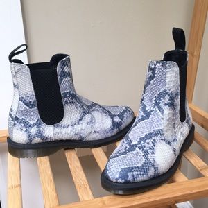 New Dr. Martens Flora Snakeskin Chelsea Boots US 8